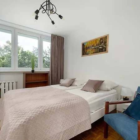 Blue Two Bedroom In With Desk, Bathtub And Balcony By Renters