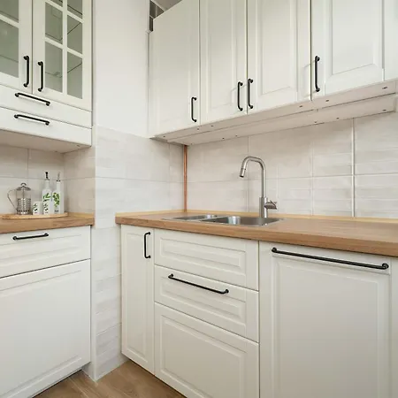 Blue Two Bedroom In With Desk, Bathtub And Balcony By Renters * Breslau